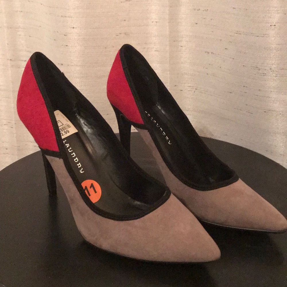 3 inch heels. Never worn.